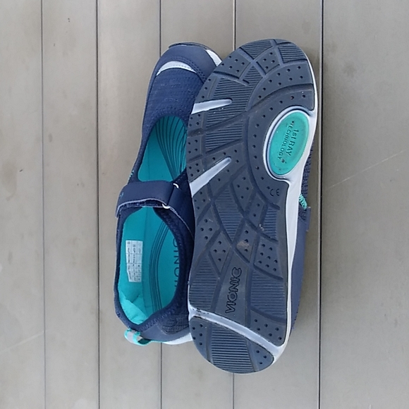 VIONIC Sneakers - Picture 6 of 11